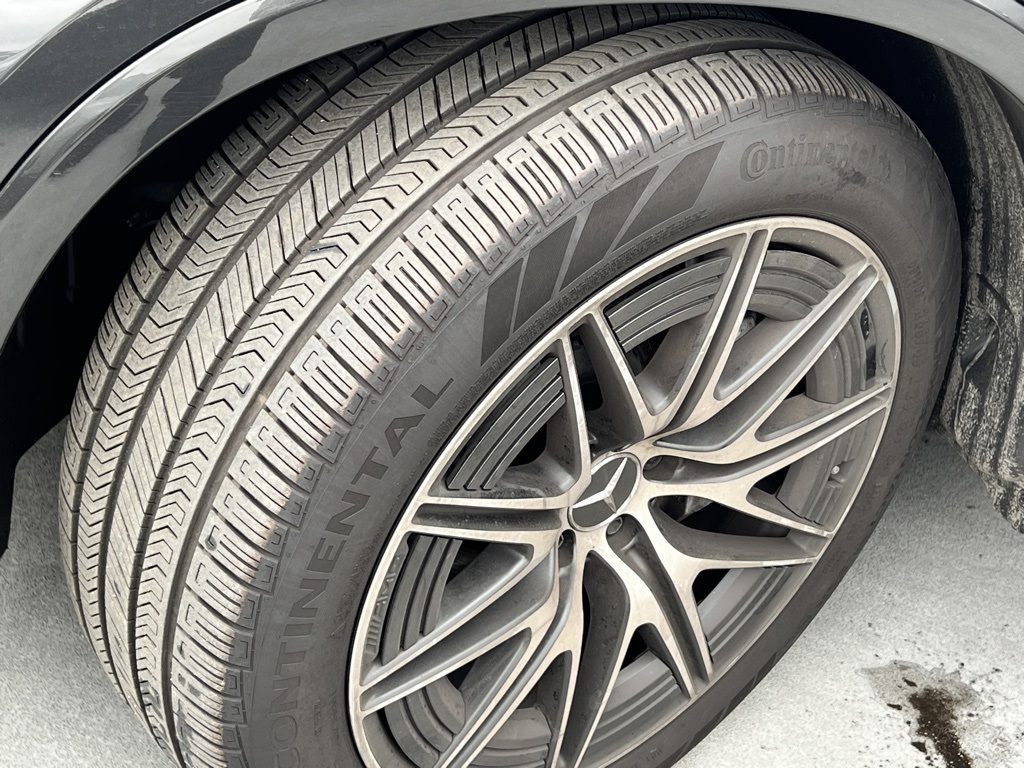 Vehicle image 18 of 32