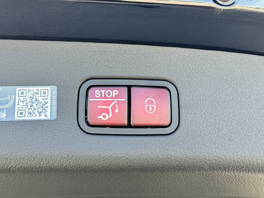 Vehicle image 15 of 27
