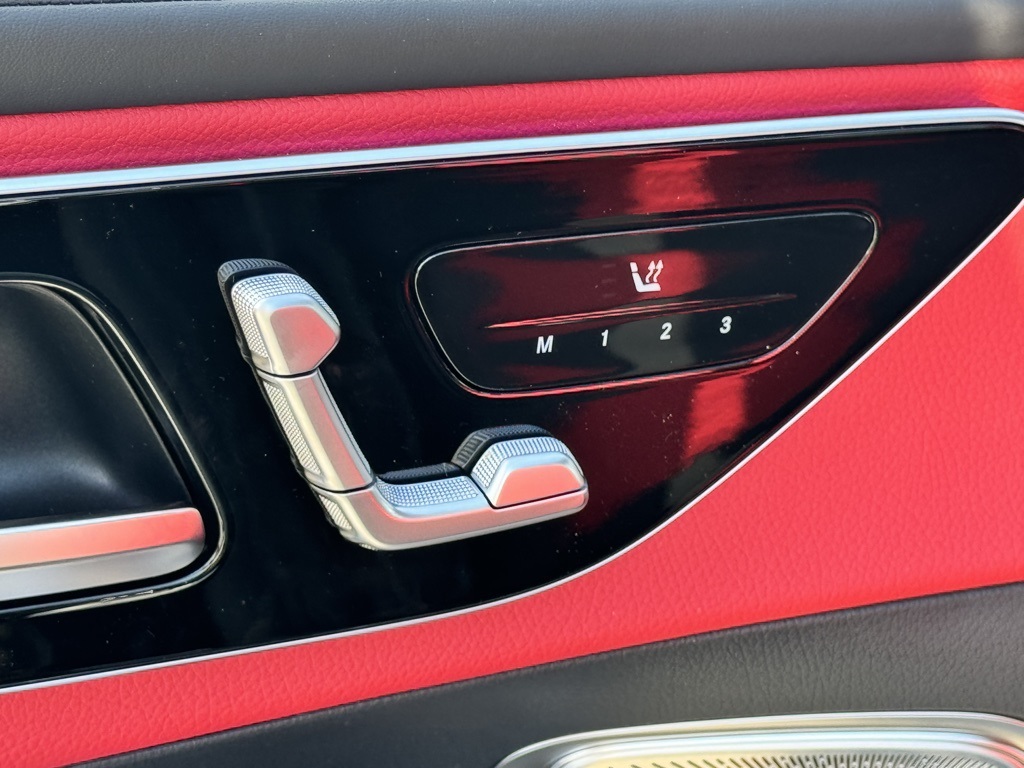 Vehicle image 18 of 27
