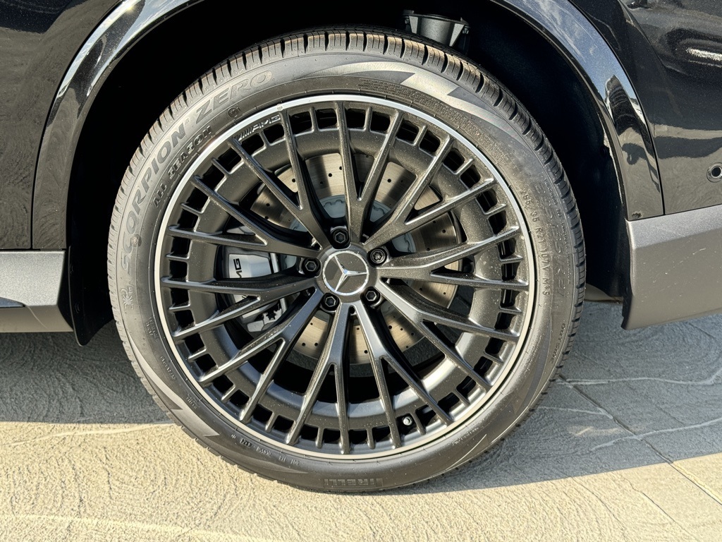 Vehicle image 16 of 27