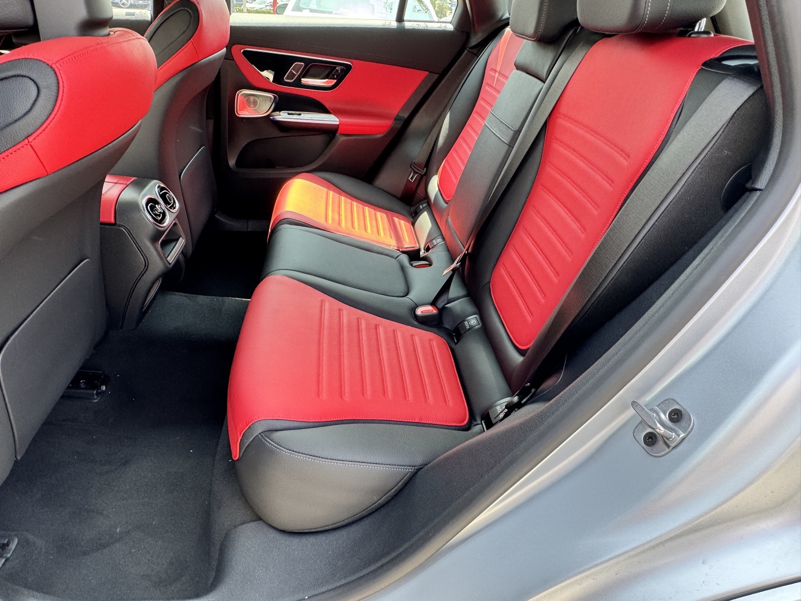 Vehicle image 13 of 33