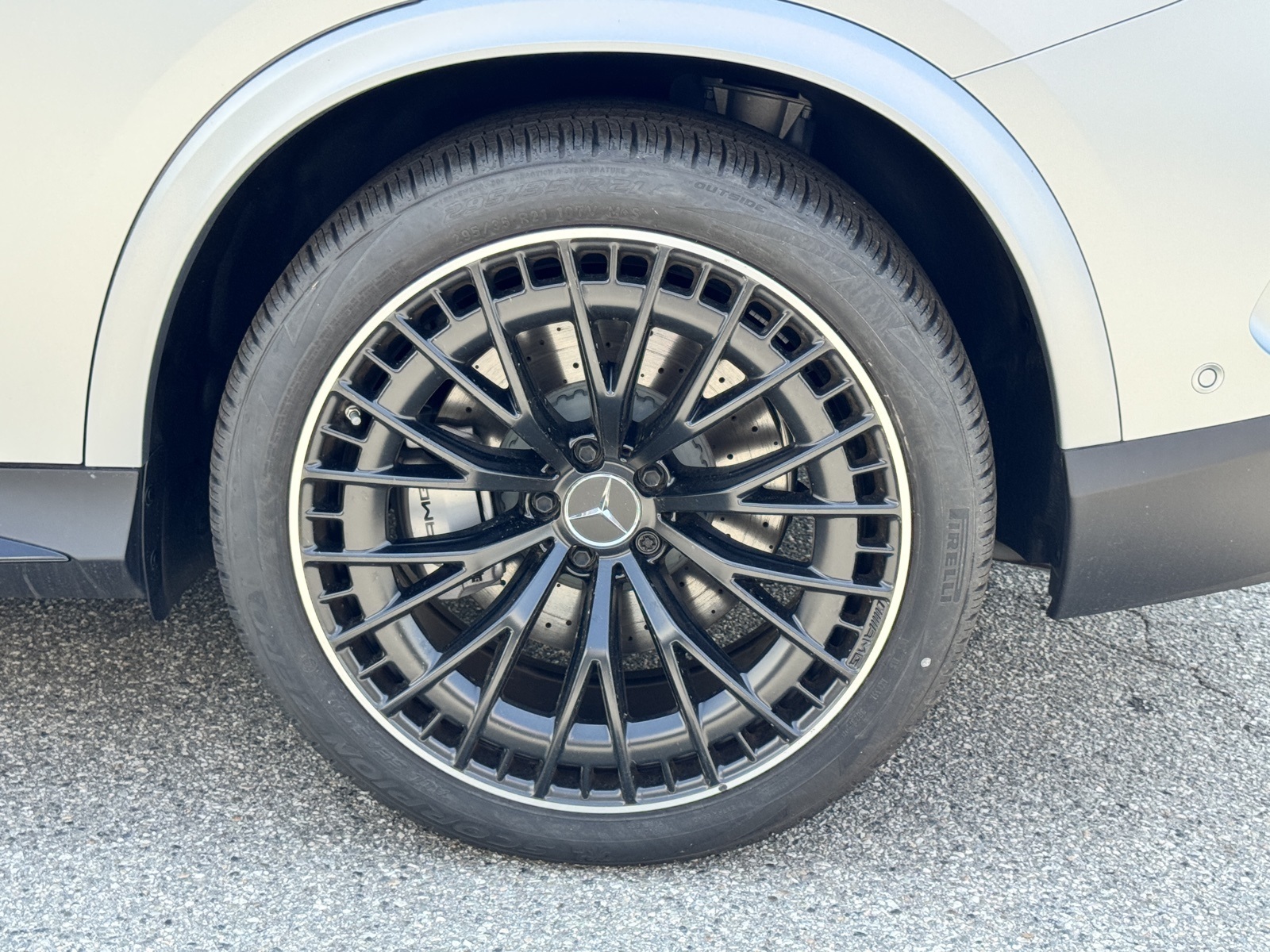 Vehicle image 11 of 33