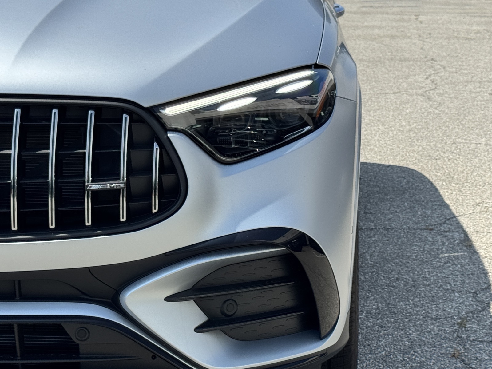 Vehicle image 23 of 33