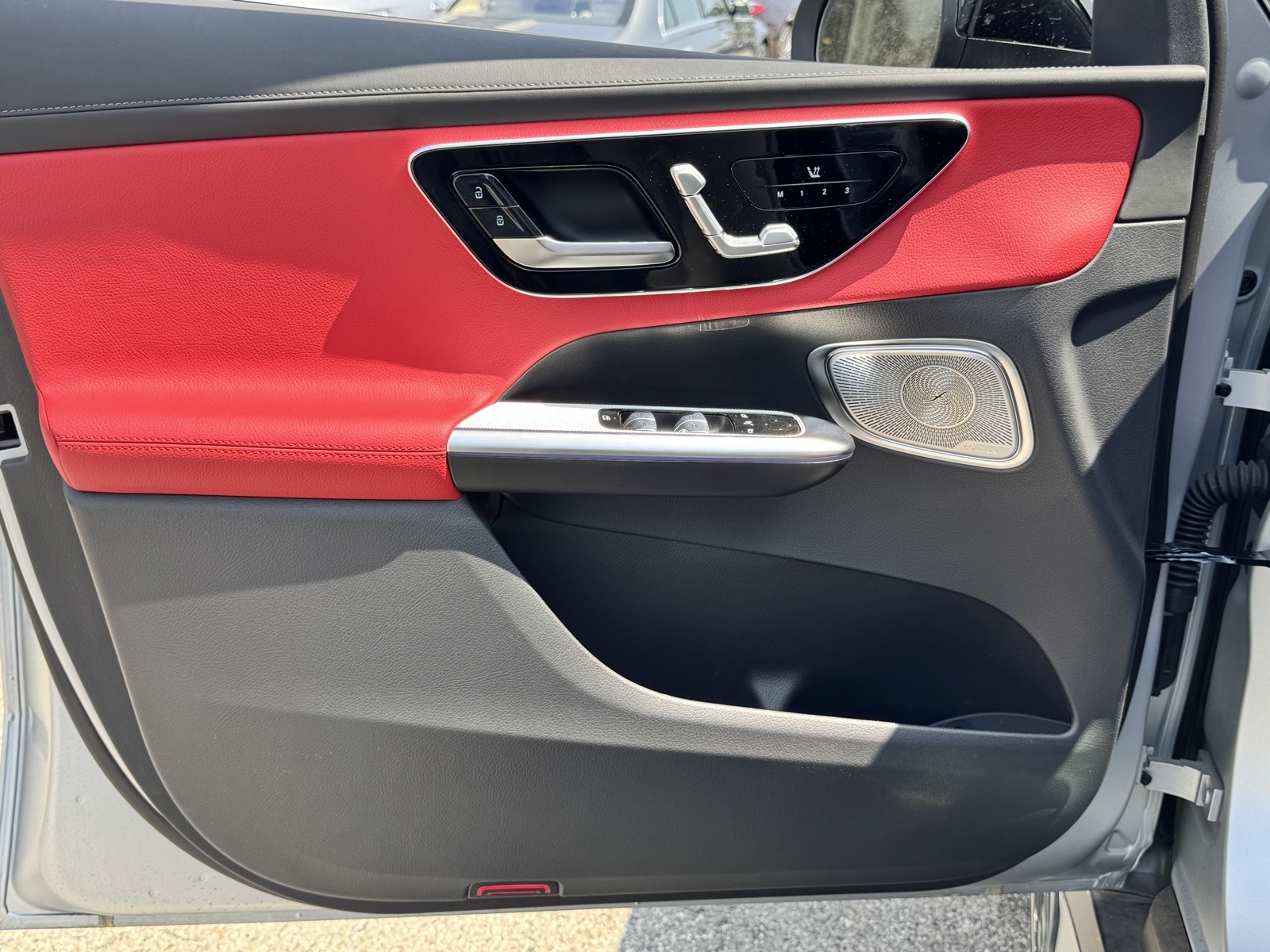 Vehicle image 22 of 33