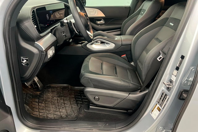 Vehicle image 17 of 25