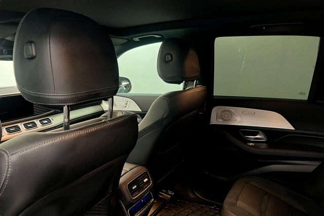 Vehicle image 19 of 25