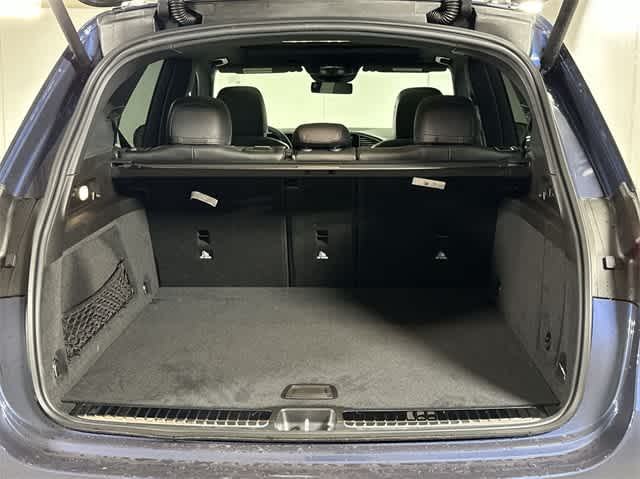 Vehicle image 16 of 39