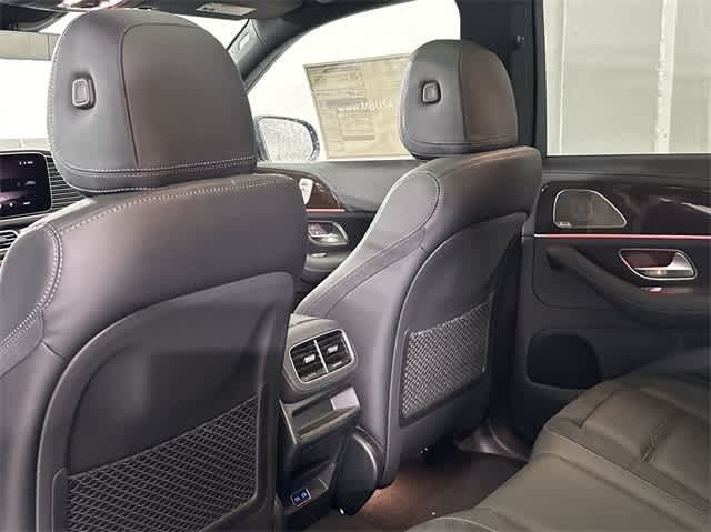 Vehicle image 34 of 39