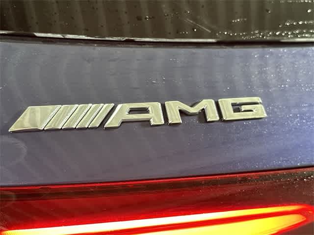 Vehicle image 33 of 39