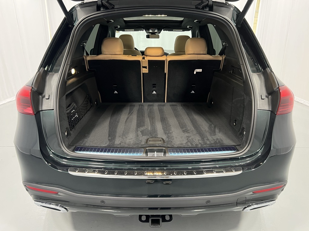 Vehicle image 11 of 24