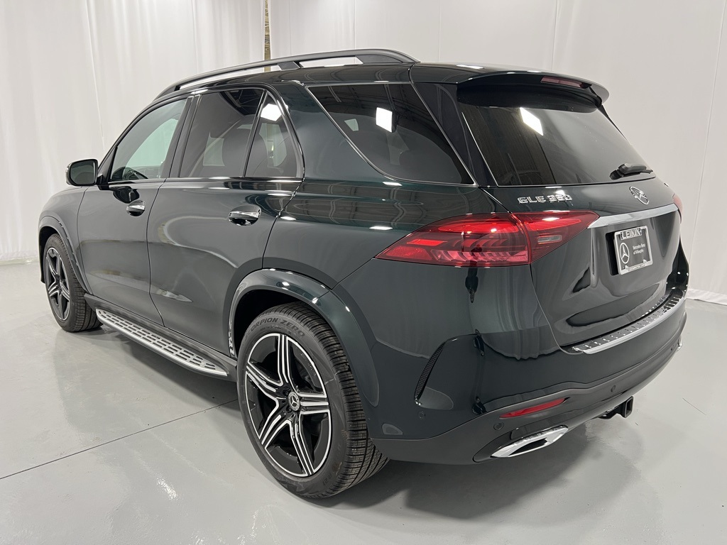 Vehicle image 7 of 24