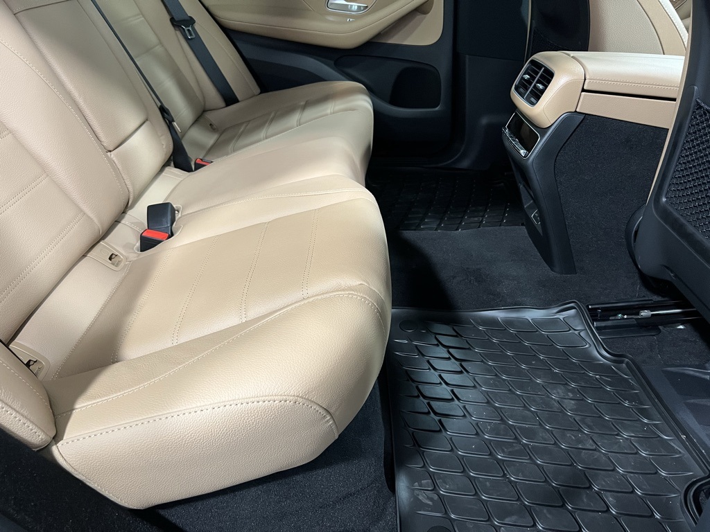 Vehicle image 15 of 24