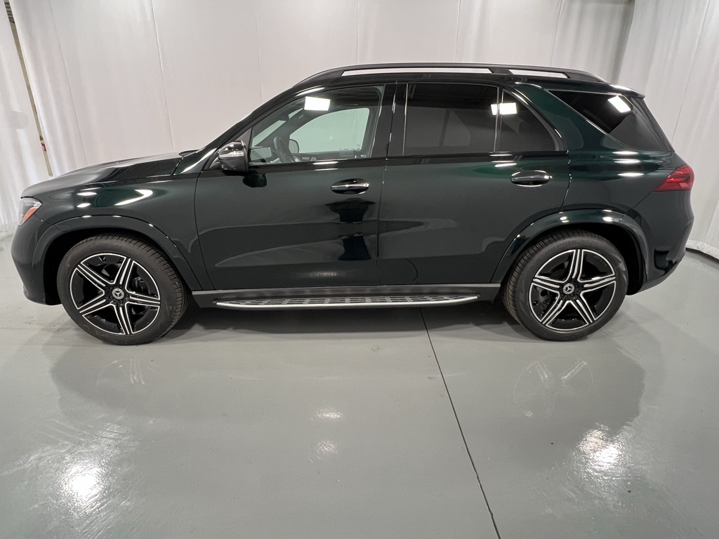 Vehicle image 8 of 24
