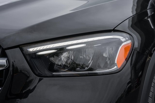 Vehicle image 13 of 45