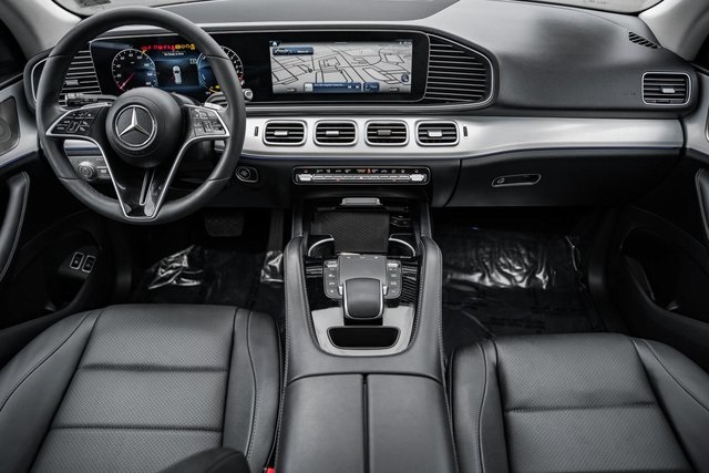 Vehicle image 20 of 45