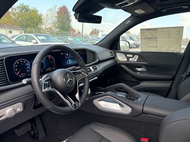 Vehicle image 9 of 14