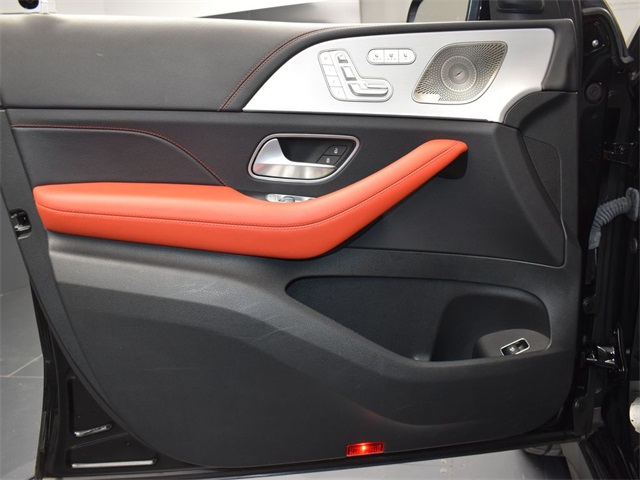 Vehicle image 35 of 51