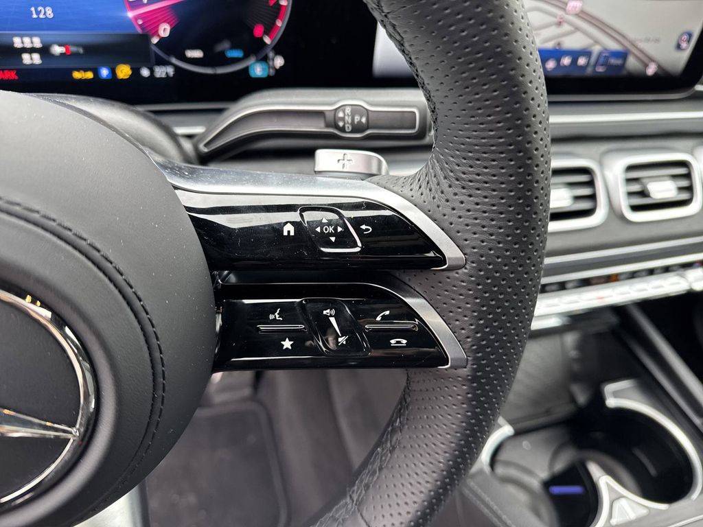 Vehicle image 15 of 31