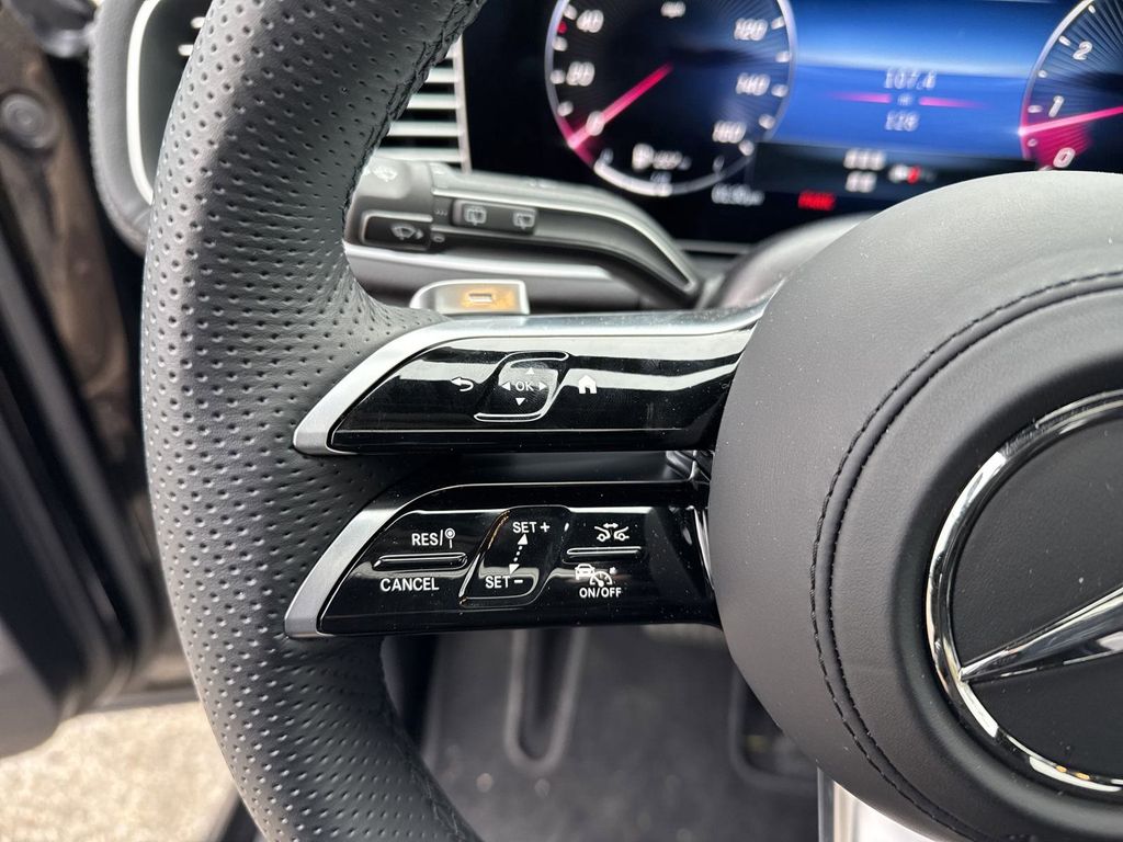 Vehicle image 16 of 31