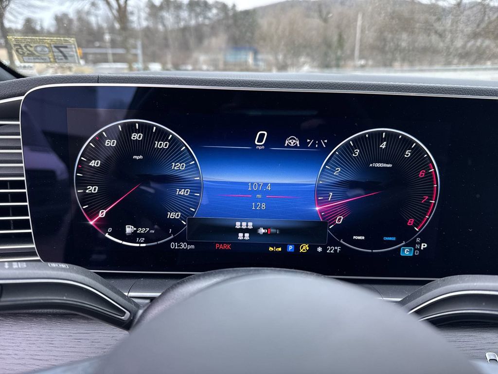 Vehicle image 17 of 31