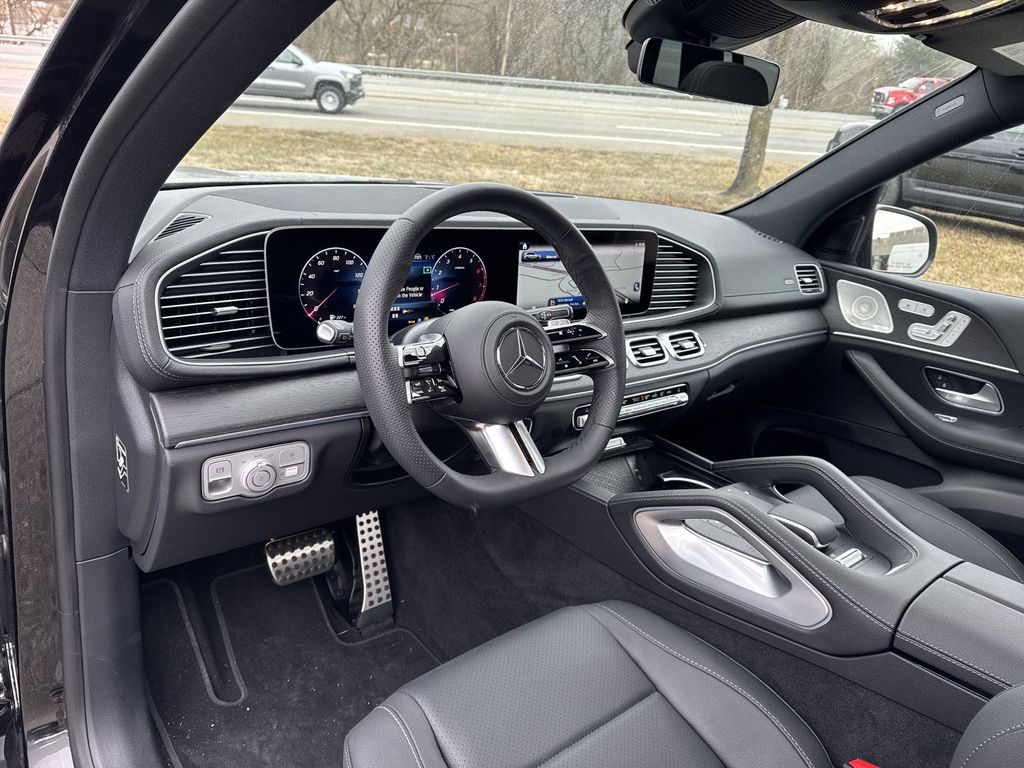 Vehicle image 12 of 31
