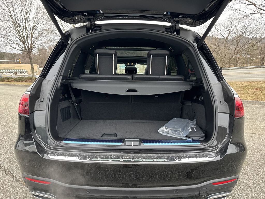 Vehicle image 9 of 31