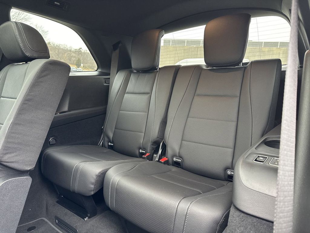 Vehicle image 10 of 31