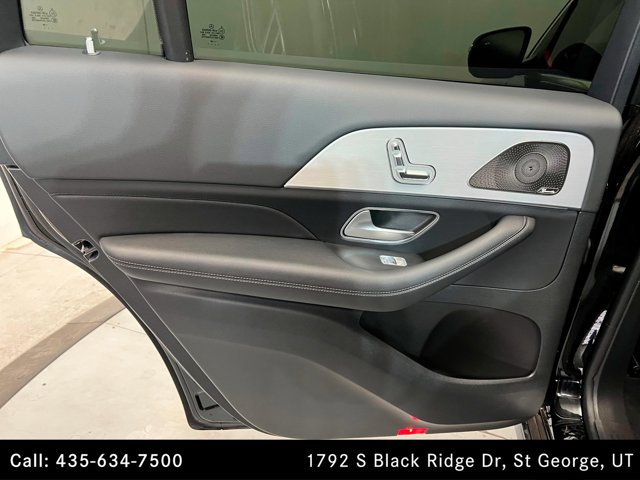 Vehicle image 18 of 26