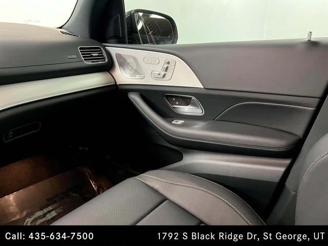 Vehicle image 10 of 26