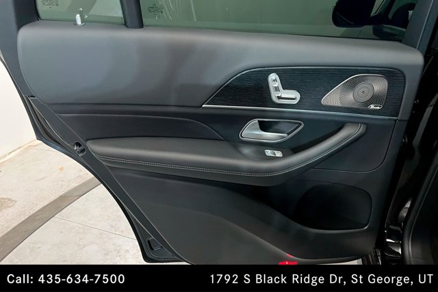 Vehicle image 18 of 26