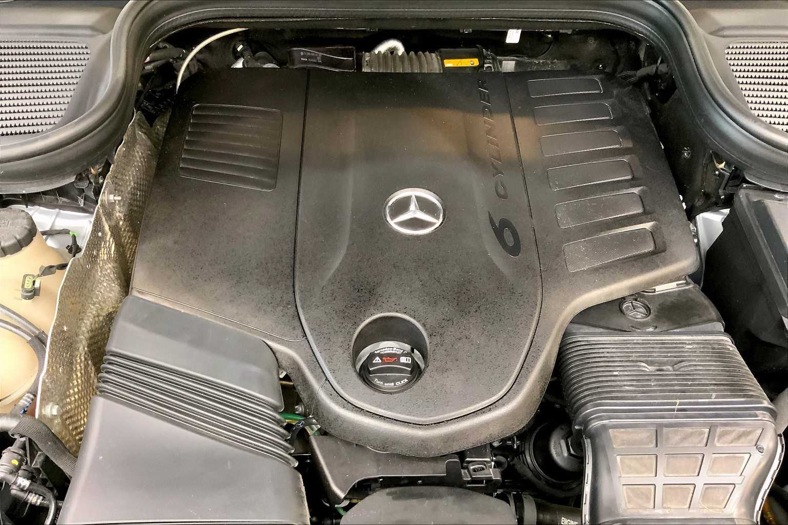 Vehicle image 29 of 33