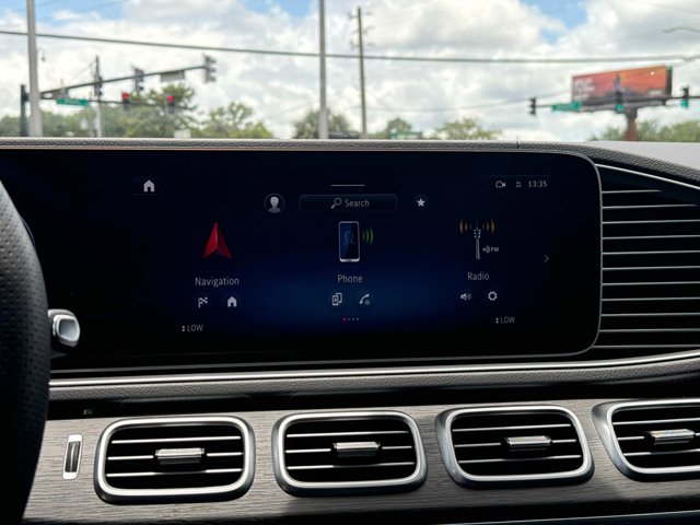 Vehicle image 22 of 29