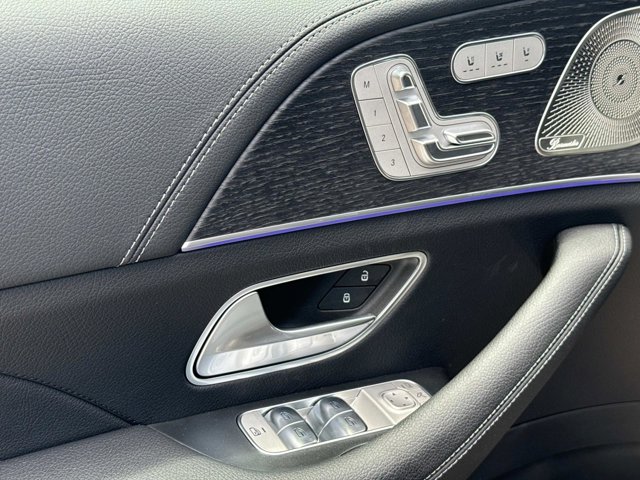 Vehicle image 11 of 29