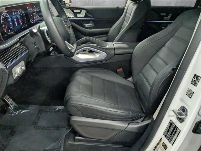 Vehicle image 15 of 26
