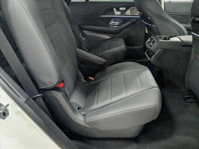 Vehicle image 12 of 26