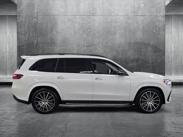 Vehicle image 4 of 26
