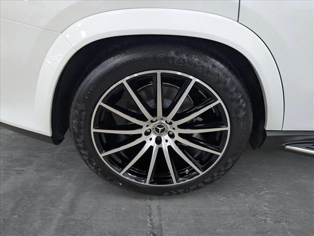 Vehicle image 10 of 26