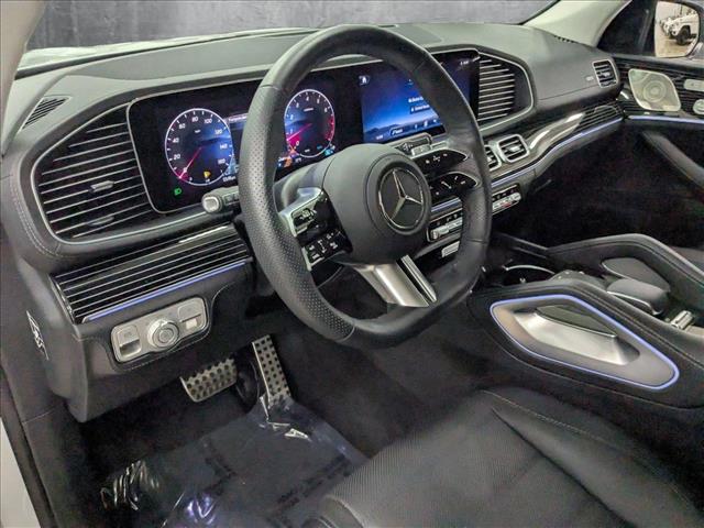 Vehicle image 17 of 26