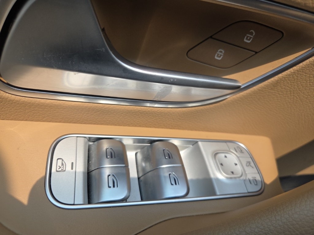 Vehicle image 12 of 45