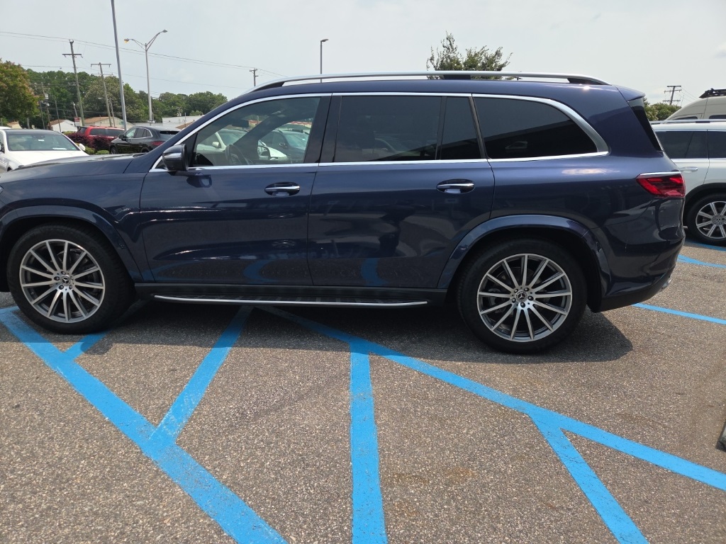 Vehicle image 8 of 45