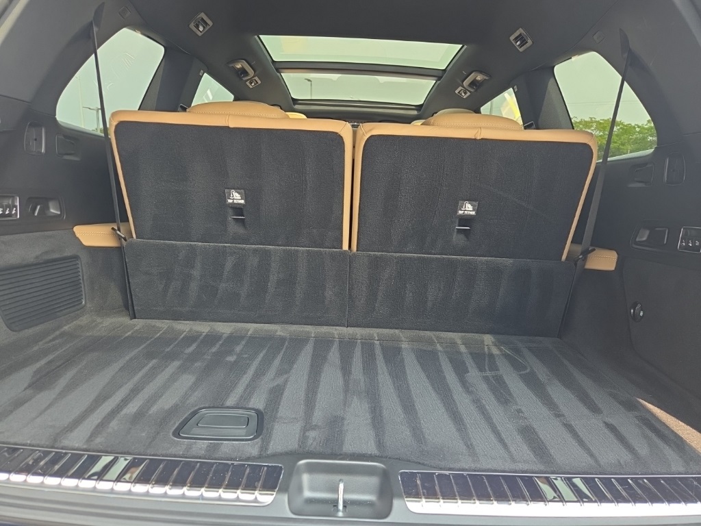 Vehicle image 37 of 45