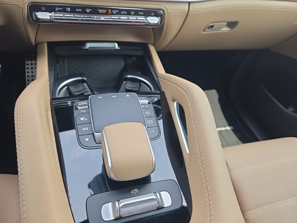 Vehicle image 19 of 45
