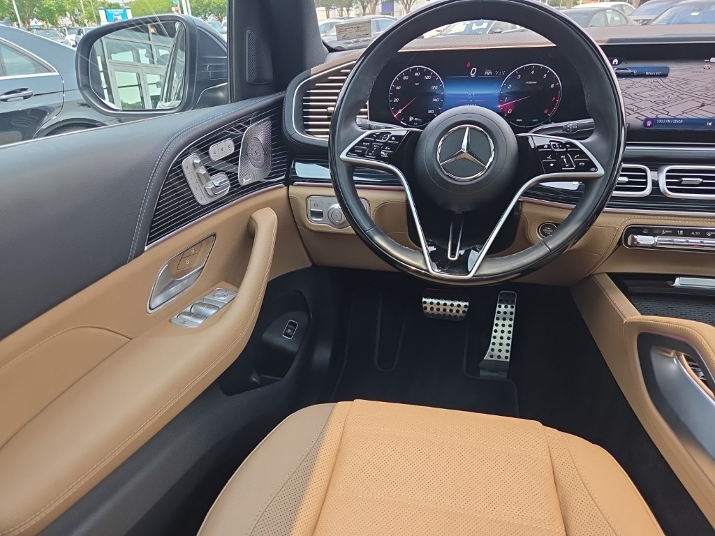 Vehicle image 22 of 45