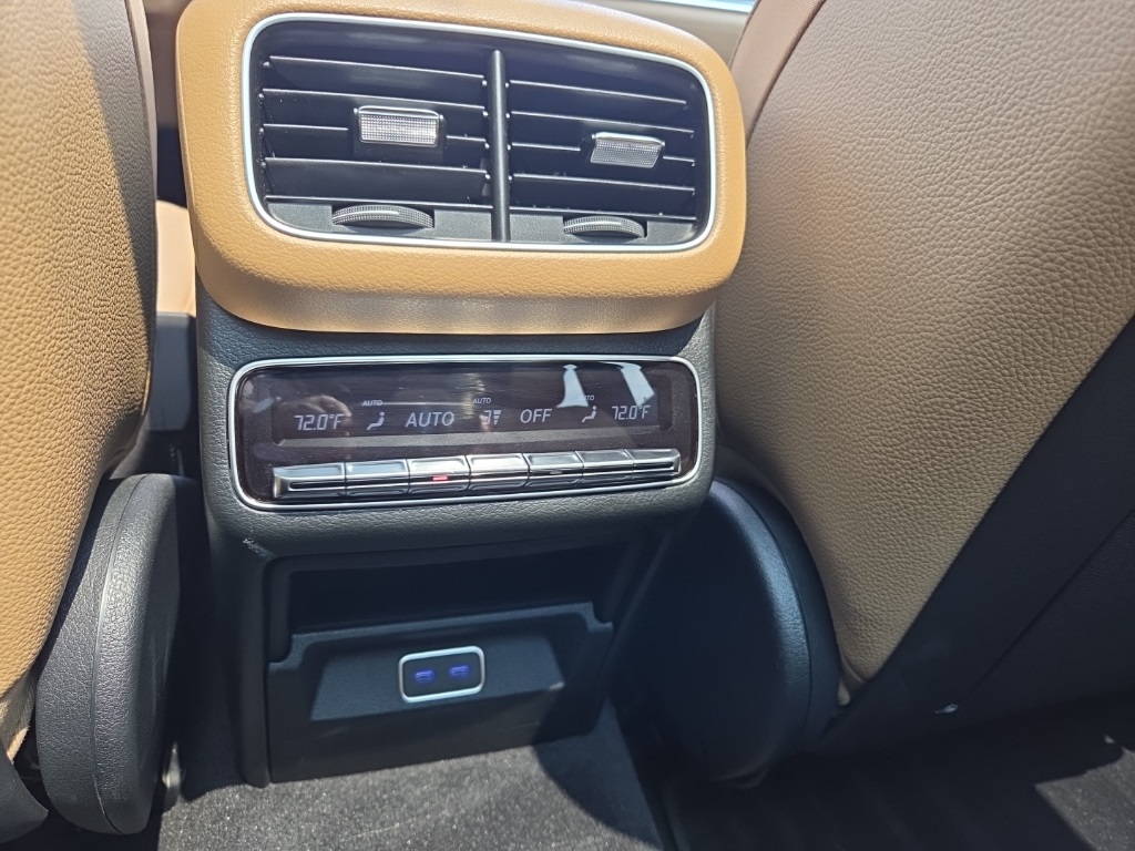 Vehicle image 24 of 45