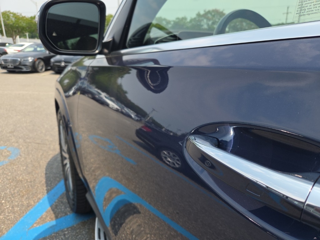 Vehicle image 10 of 45