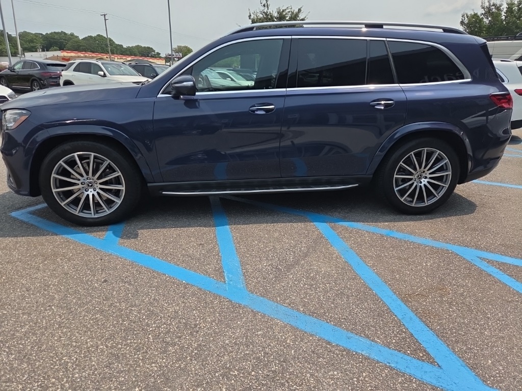 Vehicle image 7 of 45