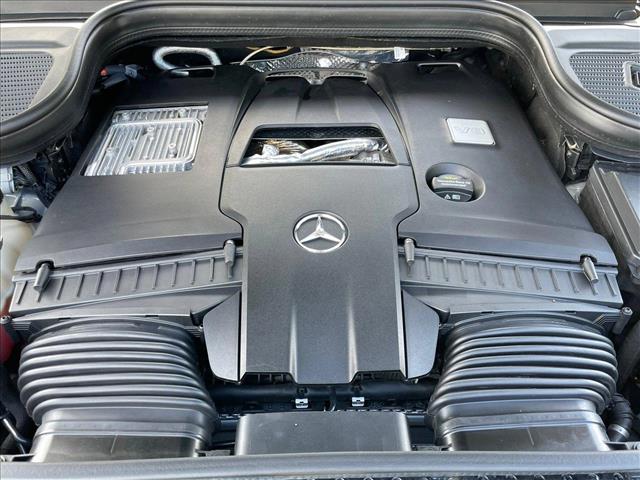 Vehicle image 23 of 25