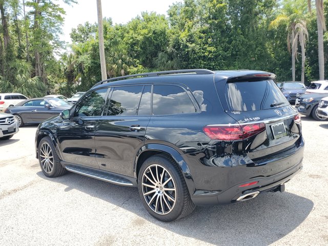 Vehicle image 4 of 39