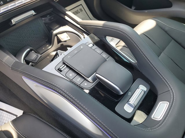 Vehicle image 33 of 39