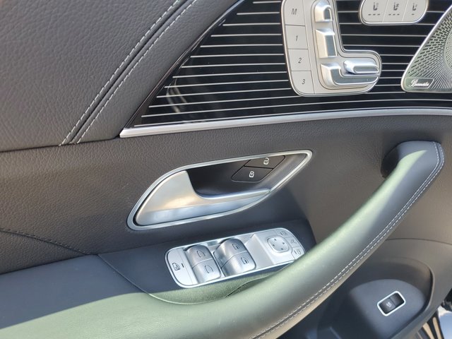 Vehicle image 22 of 39